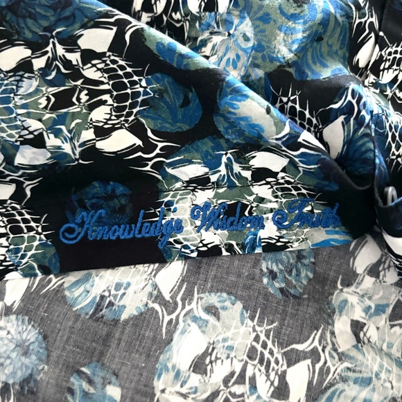 Robert Graham Alloway Equinox Skull Print Button Up Shirt Men’s Small NEW - Picture 9 of 14